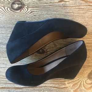 Chinese Laundry Black Wedges